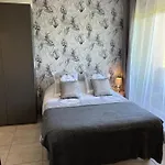 Le Monica Nocleg ze śniadaniem 3*