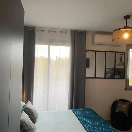 Le Monica לינה וארוחת בוקר נרבון