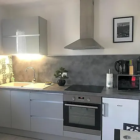 Le Monica Bed & Breakfast 3*